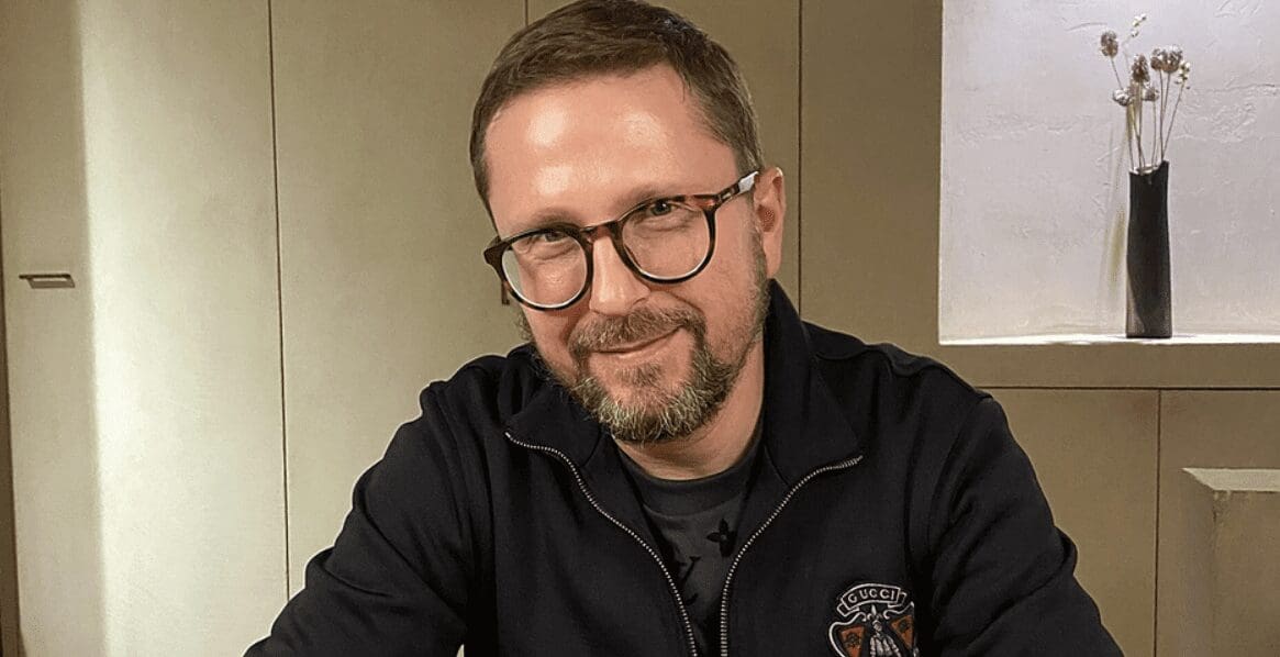 Анатолий Шарий