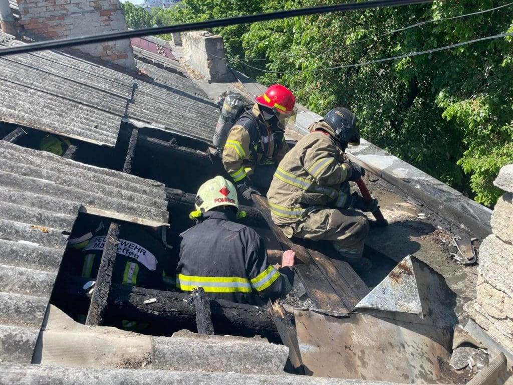 Пожарные, спасатели