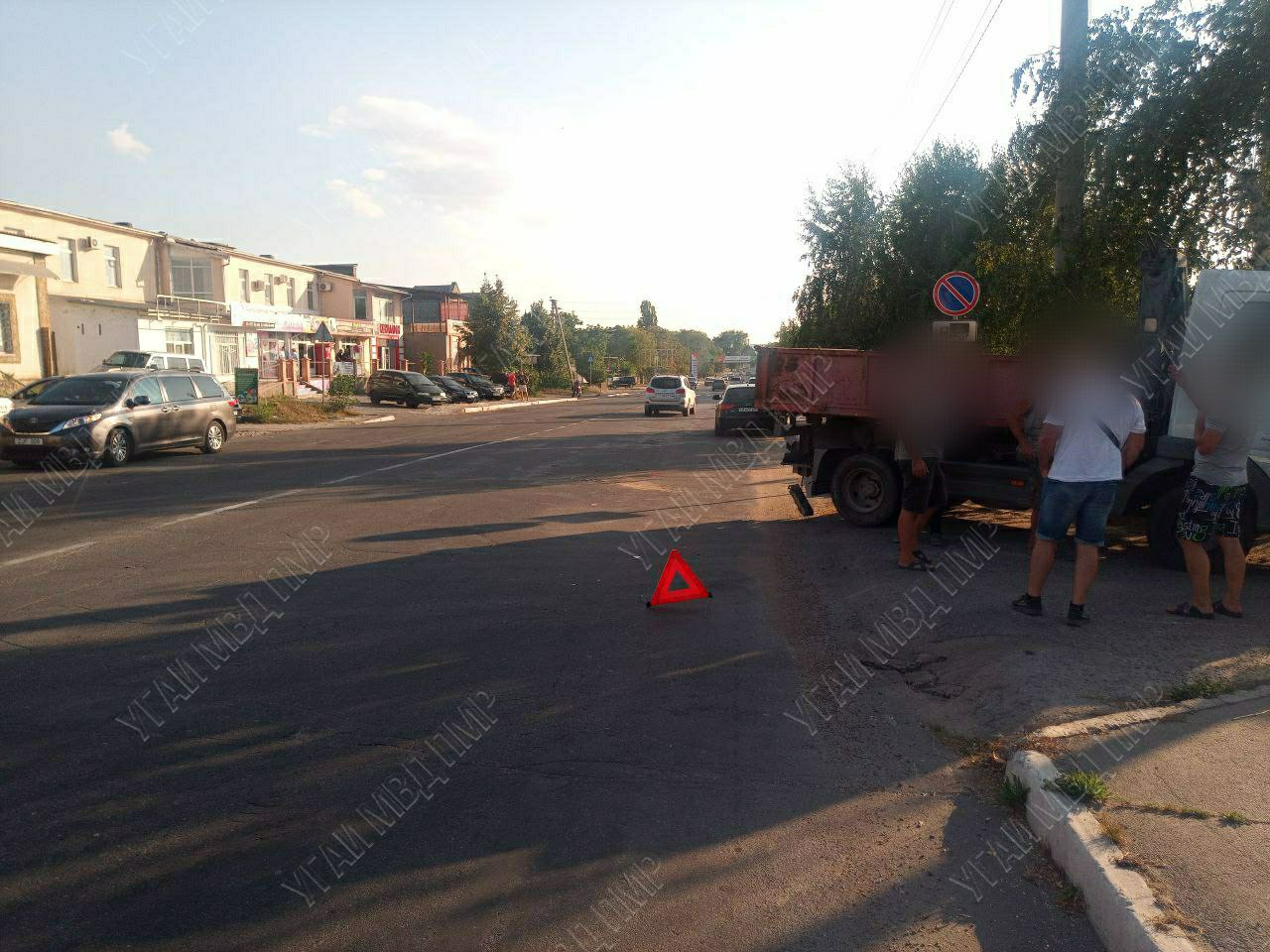 ВИДЕО) Страшное ДТП в Рыбнице: после столкновения с грузовиком мотоциклиста  отбросило на несколько метров - RUPOR