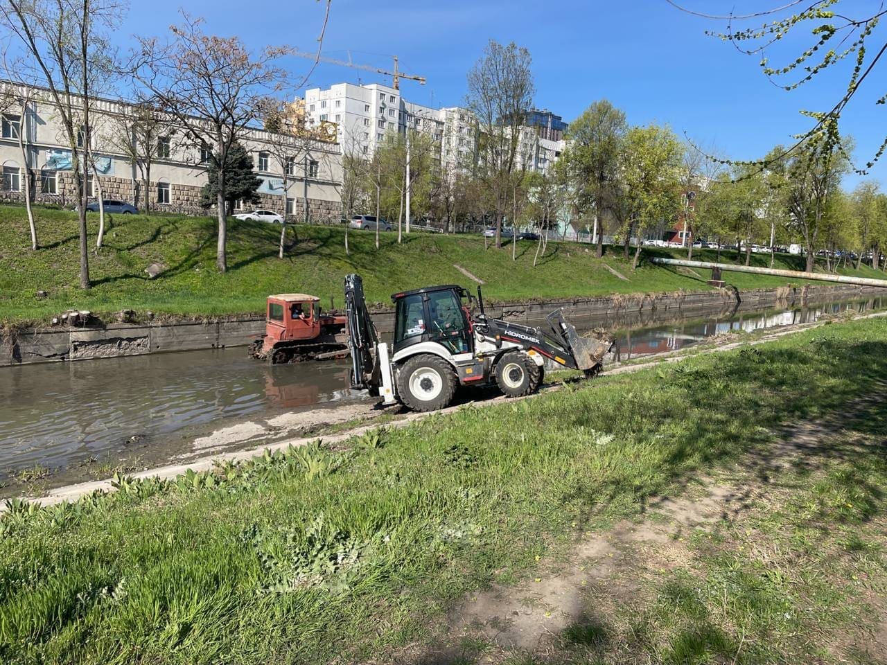 Очистка реки Бык