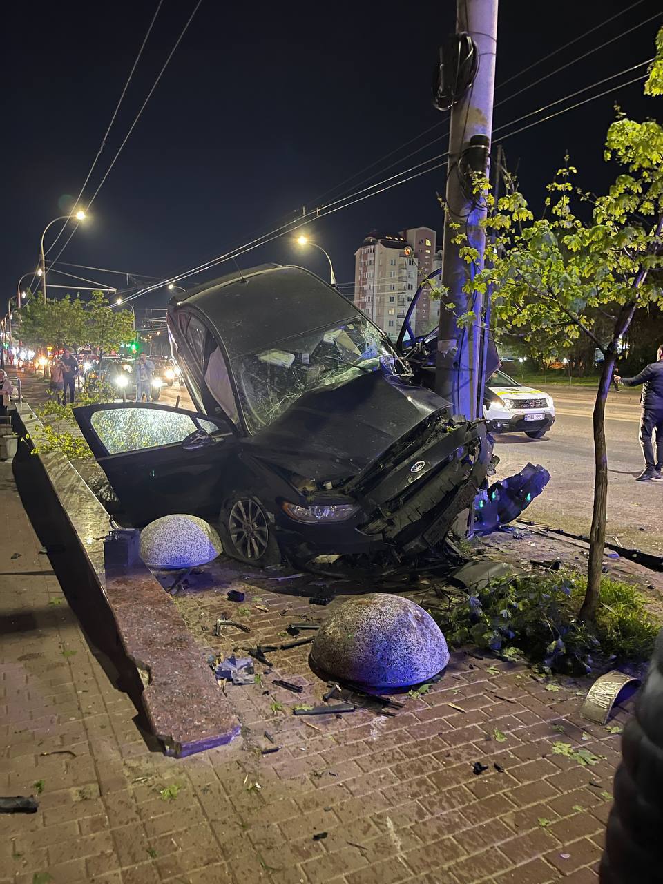 ФОТО/ВИДЕО) Одно авто оказалось на крыше другого: серьезное ДТП произошло в  столице - RUPOR