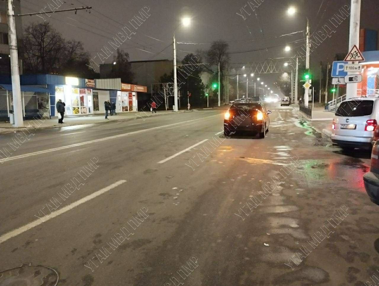 ФОТО) Переходила дорогу в неположенном месте: ДТП с участием пешехода в  Тирасполе - RUPOR