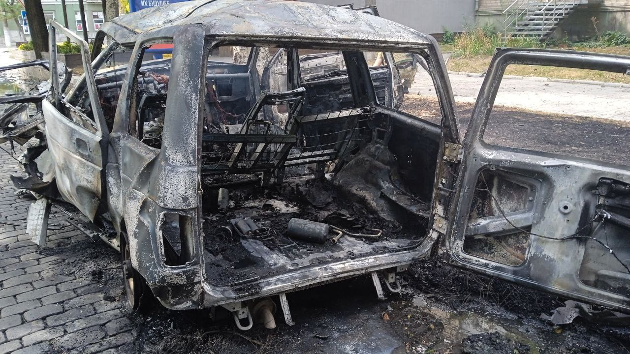 ФОТО, ВИДЕО) Взорвана машина коменданта Бердянска: он находится в тяжелом  состоянии - RUPOR