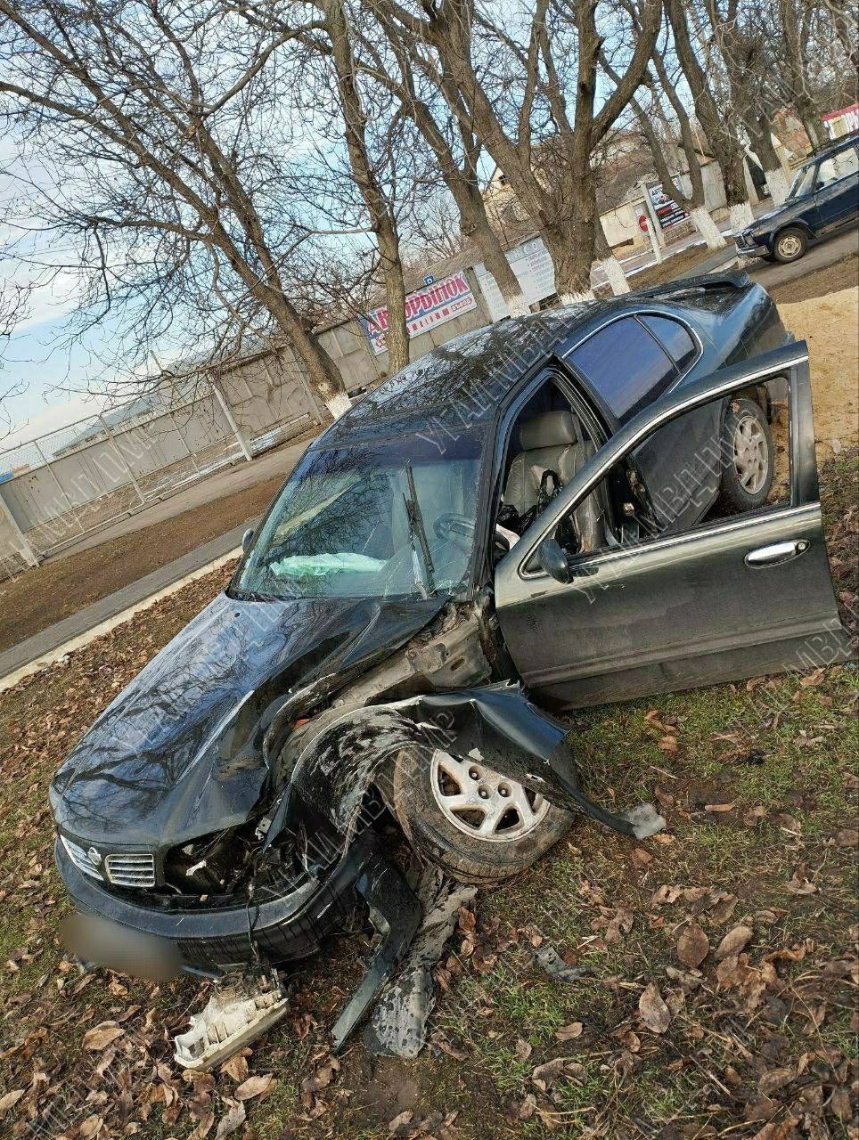 ФОТО/ВИДЕО) Автомобиль врезался в опору ЛЭП: ДТП в Приднестровье - RUPOR