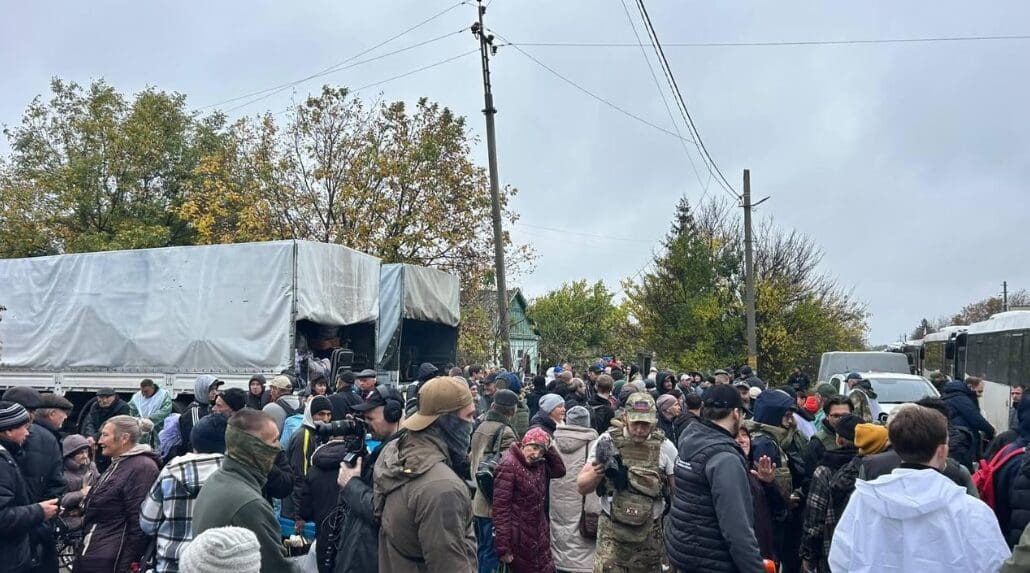 (ФОТО/ВИДЕО) Из Алёшек началась эвакуация мирных жителей при координации РФ, Украины и США