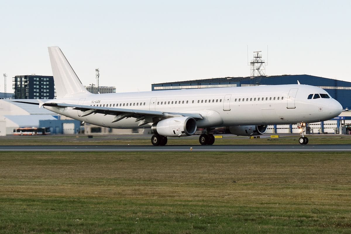 Polaris получила сертификат авиаперевозчика: первые рейсы будет выполнять Airbus возрастом 23 года