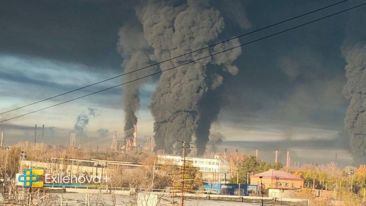 В России загорелся НПЗ после атаки дронов и остановились московские аэропорты