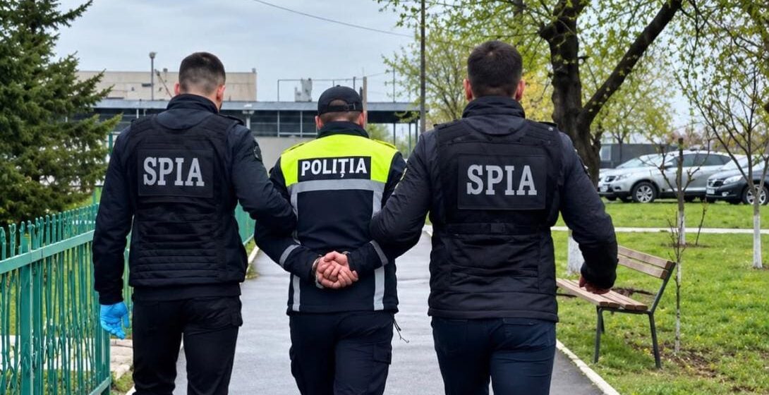 Сотрудника полиции обвиняют в получении денег за помощь с правами и уклонением от штрафов